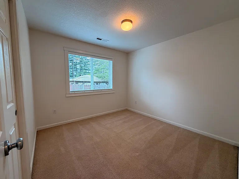 4805 NW Washington St — Photo 22