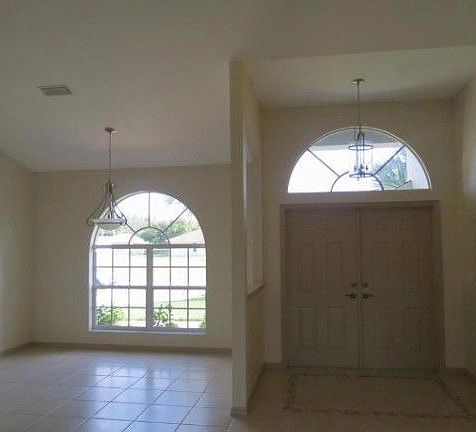 4th image of 1213 SW 27th St