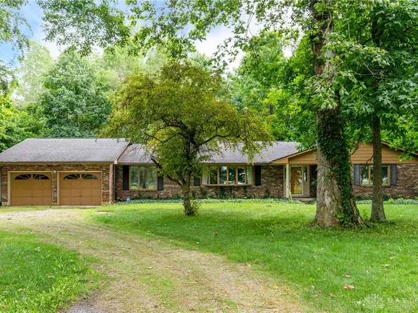 9776 N County Line Rd, Brookville, OH 45309
