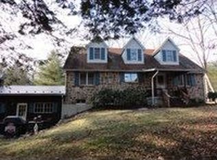 2372 New Lancaster Valley Rd, Milroy, PA 17063