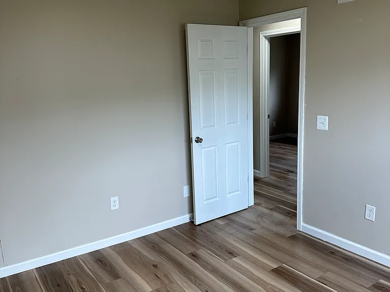 21173 Woodward St — Photo 13