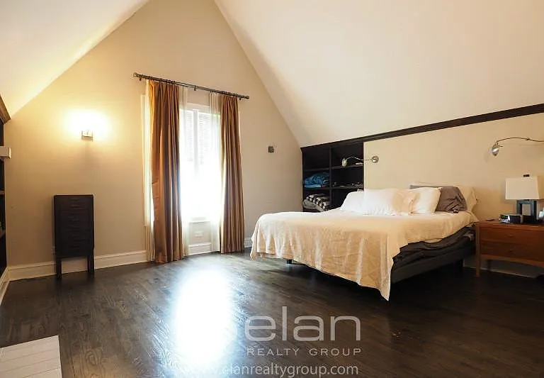 1851 W Larchmont Ave — Photo 17