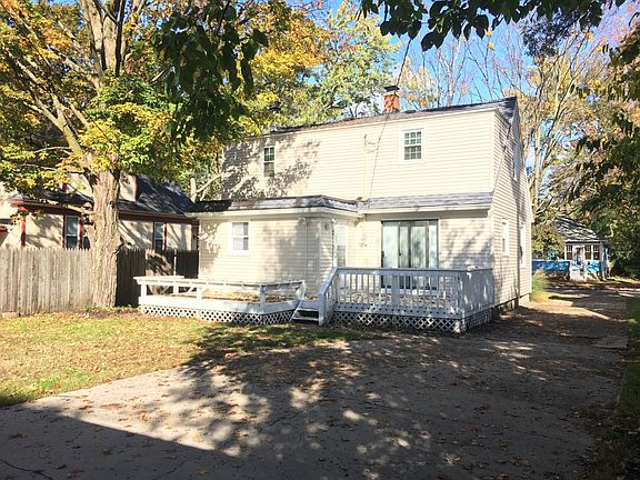 2nd image of 126 E 19th St
