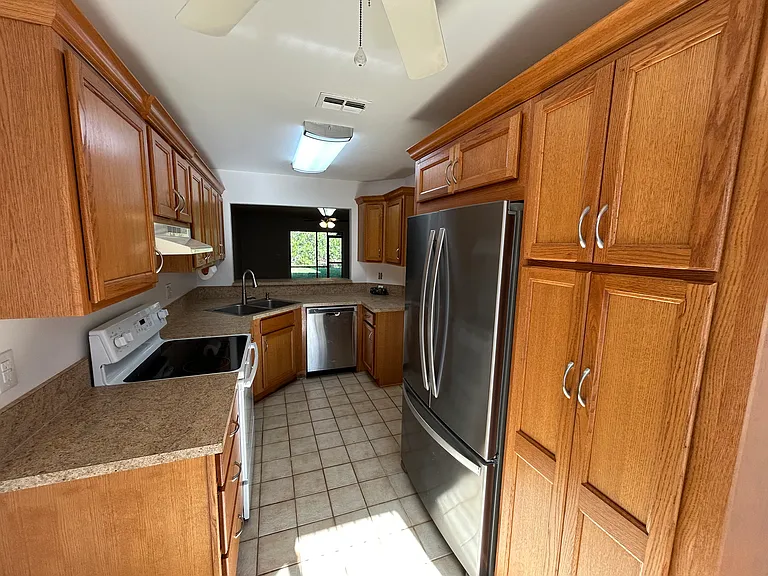 160 Limewood Pl #2 — Photo 8