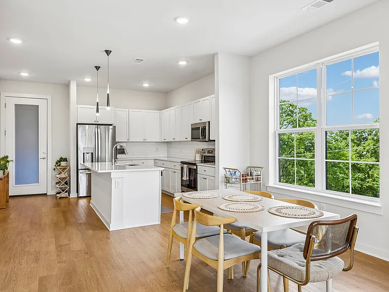600 E Trinity Ln #208 — Photo 6