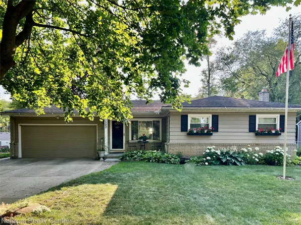 1580 Marylestone Dr, West Bloomfield, MI 48324
