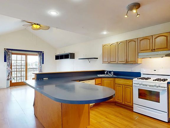 5th image of 9965 Lockwood Ct #2