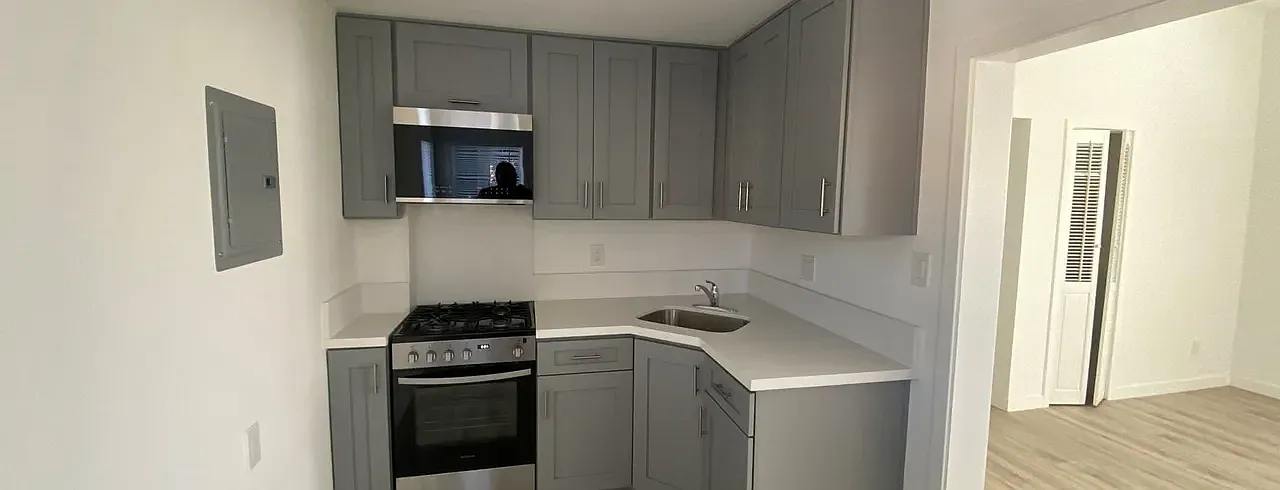 2639 Monmouth Ave — Photo 1