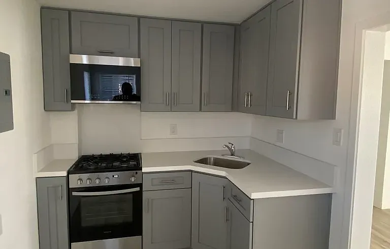 2639 Monmouth Ave — Photo 1
