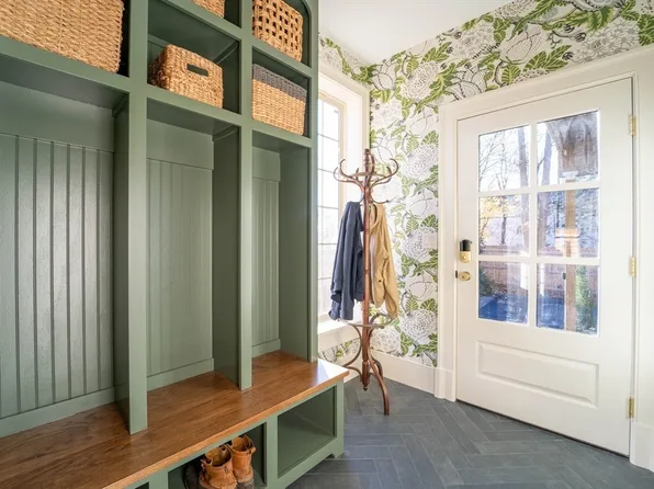 67 Park St #E, Florence, MA 01062