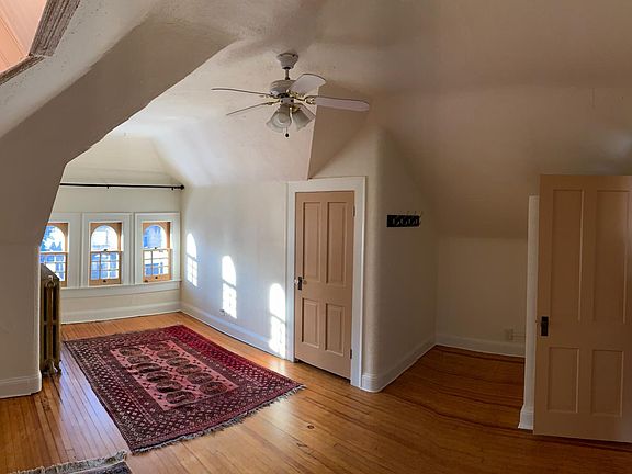 5th image of 728 N Clarkson St APT 3