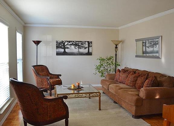 3rd image of 1720 Heathercroft Dr
