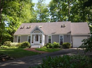 6 Edgewood Ter, Hadley, MA 01035