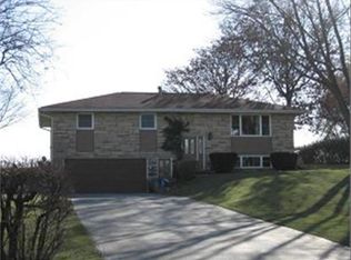 14960 Old Highway Rd, Dubuque, IA 52002