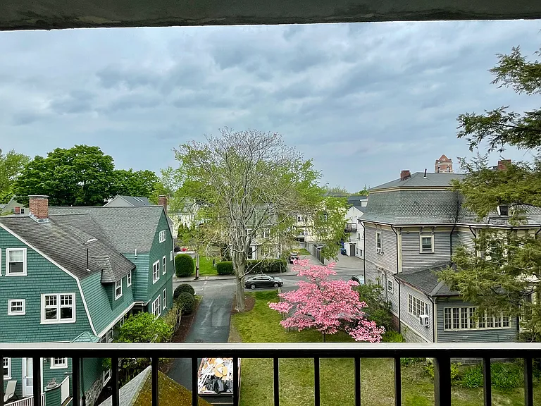 382 Massachusetts Ave — Photo 16