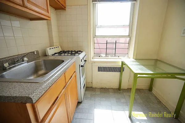 Rented by Norman Raindel, LREB | media 56