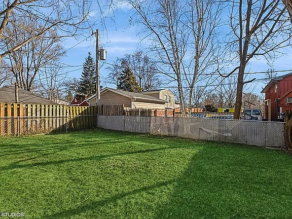 225 S Channel Dr — Photo 18