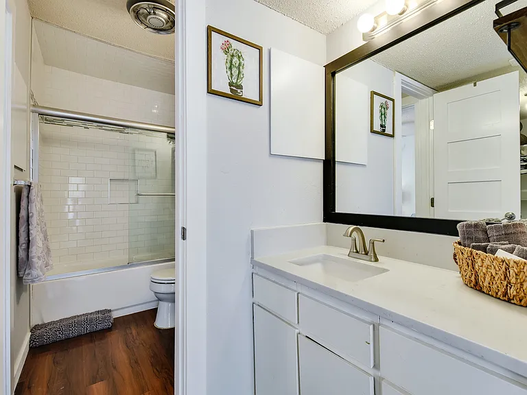1122 Bluebonnet Ln #A — Photo 3
