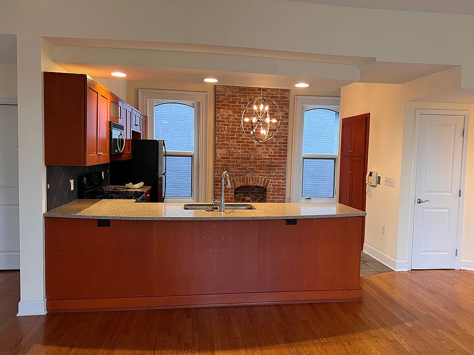 1st image of 414 Franklin St #2