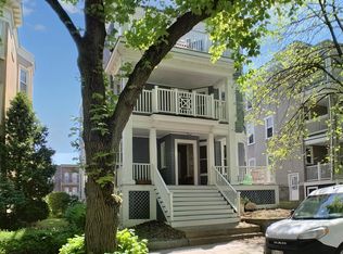 107 Browne St #1, Brookline, MA 02446