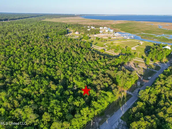 Akoko St Lot 90, Diamondhead, MS 39525