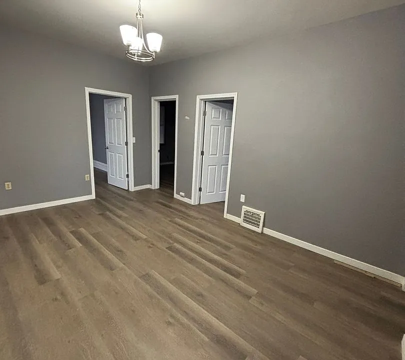 810 Cameron Ave