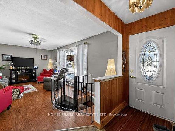 5th image of 73 Adelaide St S