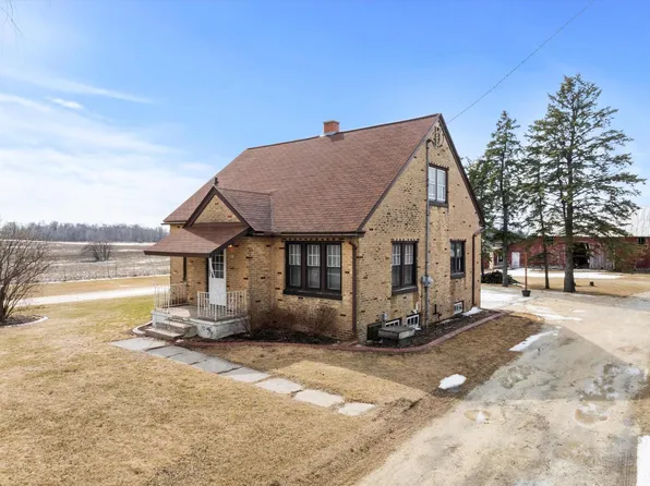 7930 Thunder ROAD, Manitowoc, WI 54220