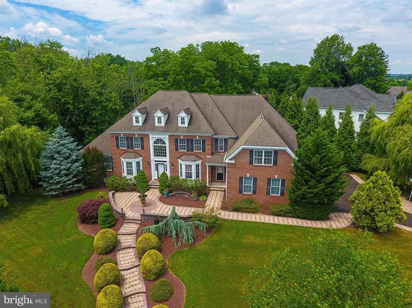 223 Cecelia Acres Dr, Ivyland, PA 18974
