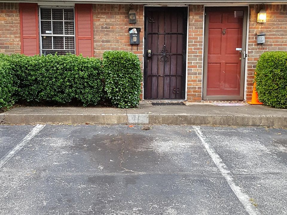 1st image of 3872 Parklane Dr