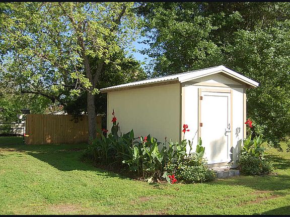 3rd image of 304 Turney St