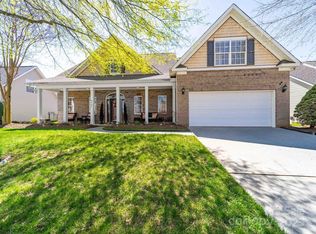 9727 Glenburn Ln, Charlotte, NC 28278