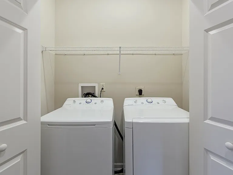 Reserve at Southpointe Apartment Homes — Photo 9