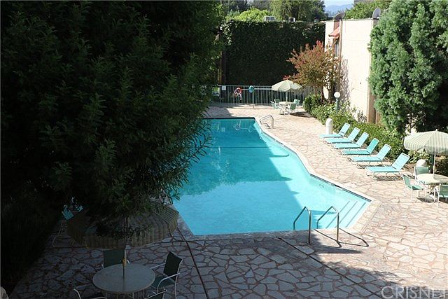 2nd image of 18307 Burbank Blvd Unit 226