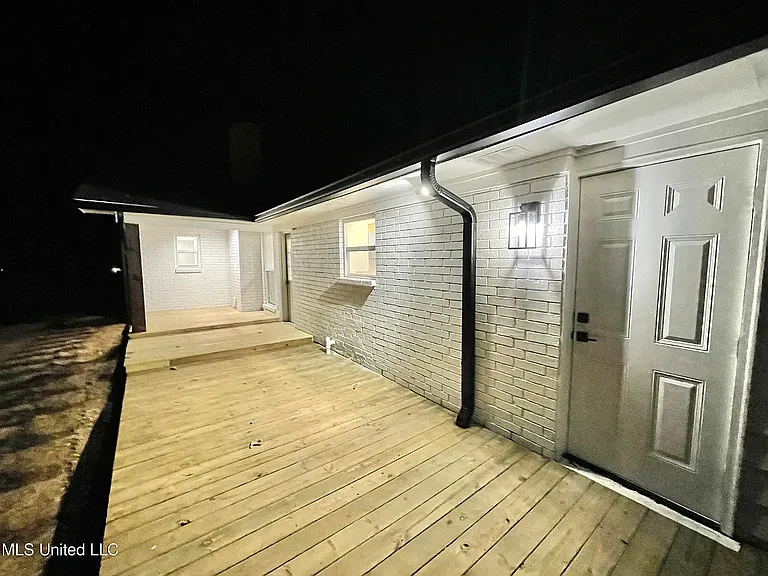 107 Pine Rd — Photo 9