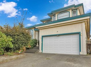 1210 Salter St, New Westminster, BC V3M 5A7