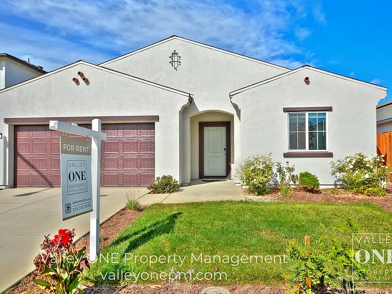 933 Tipton Ln — Photo 1