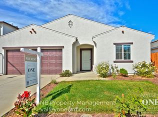 933 Tipton Ln, Patterson, CA 95363