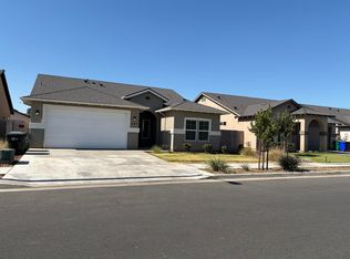 493 W Richard Avenue, Porterville, CA 93257