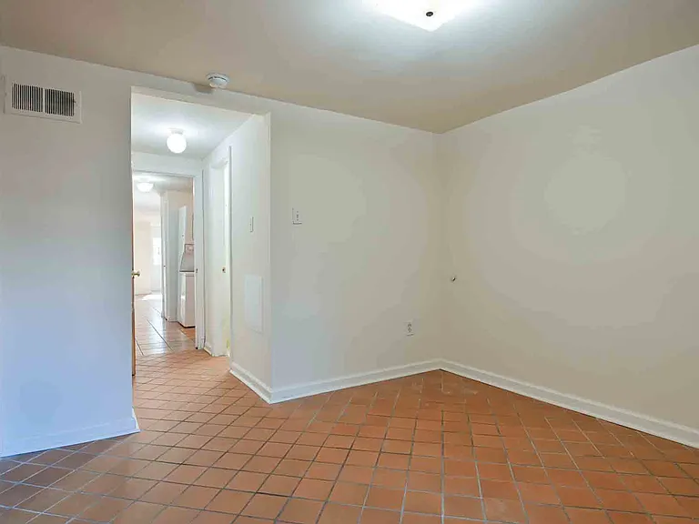 924 N Carolina Ave SE #BASEMENT — Photo 10
