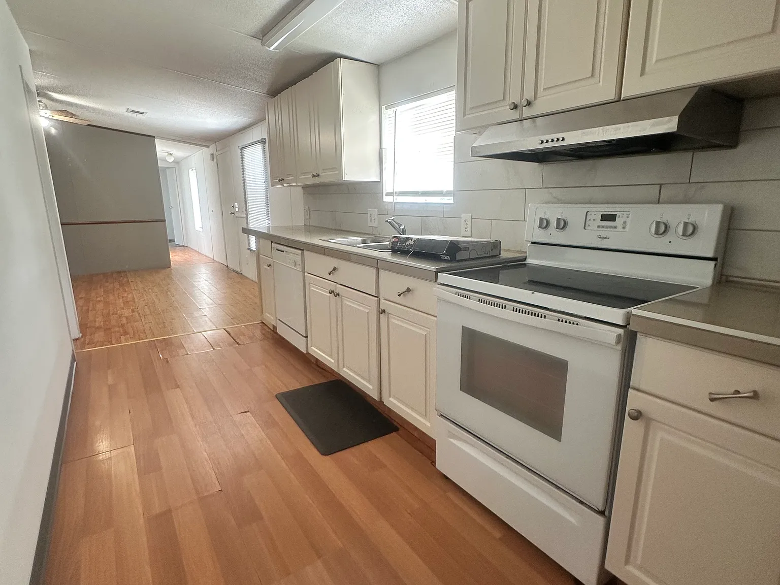 4 bed, 1232 sqft, $2,500 — Photo 2