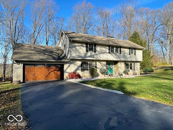 2nd image of 132 Woodlawn Dr