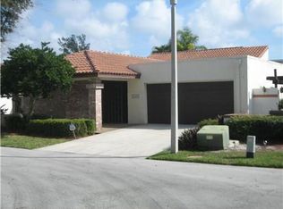 21450 Laguna Dr, Boca Raton, FL 33433