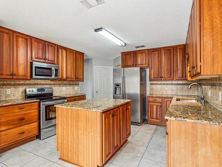 1136 Crane Cove Blvd — Photo 28