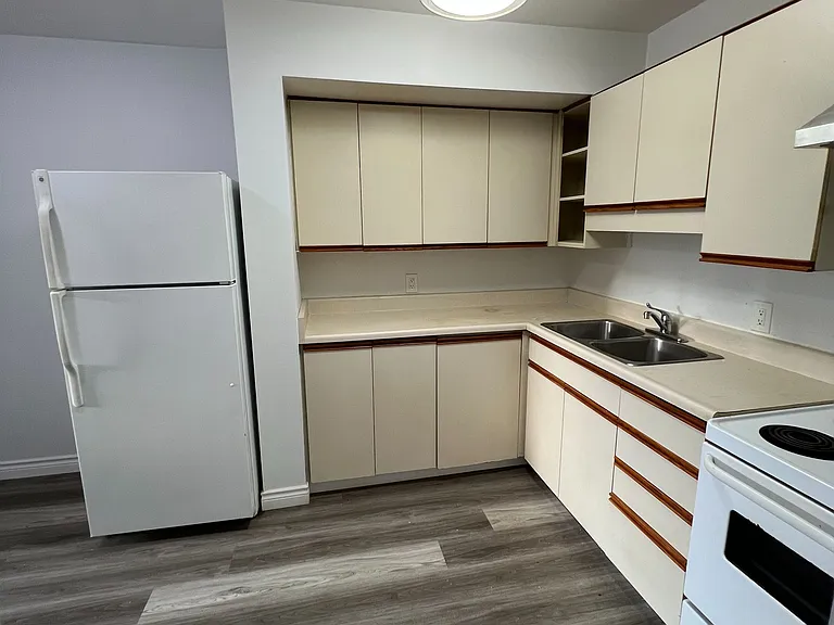 24 Eddy Ave #D — Photo 9
