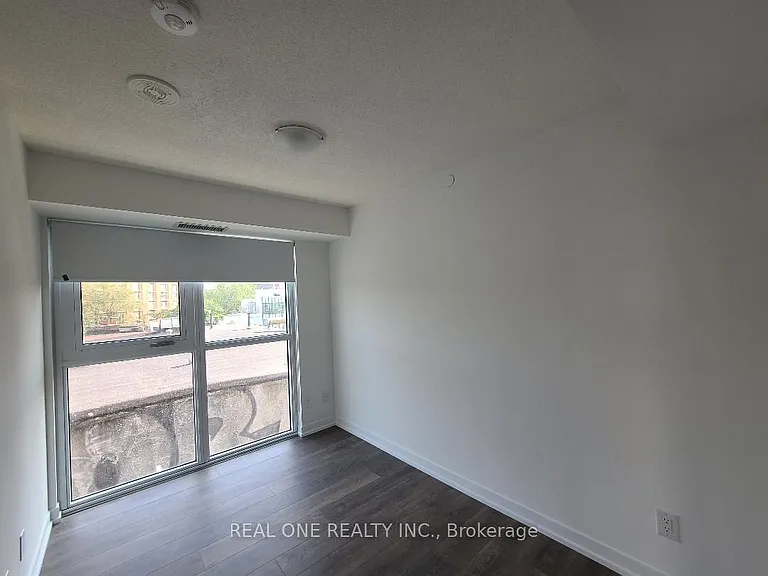 219 Dundas St E #511 — Photo 20