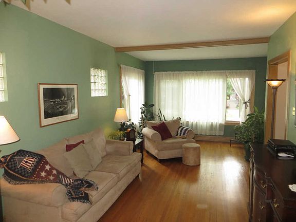 5th image of 5330 W Belle Plaine Ave