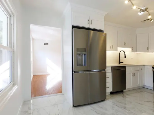 1466 River Rd, Edgewater, NJ 07020