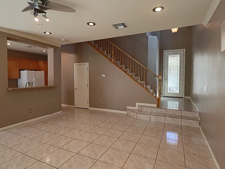 9747 Clifford Walk Ave — Photo 3