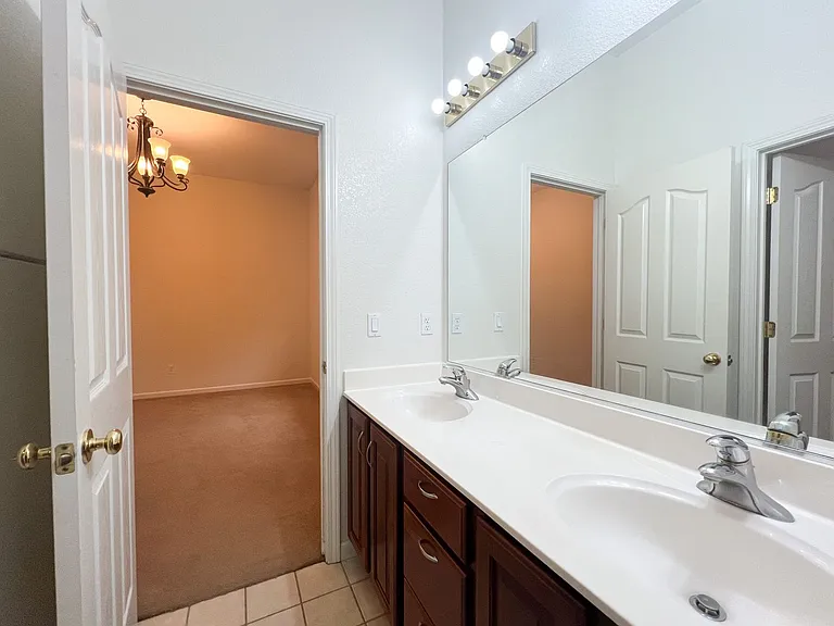 9721 Toscano Dr — Photo 23